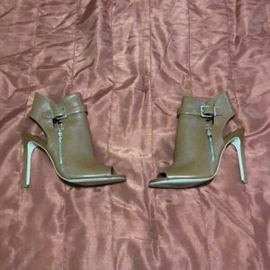BCBG- Heels